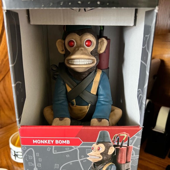 Call of Duty Monkey Bomb Controller and Phone holder NEW - Picture 2 of 7